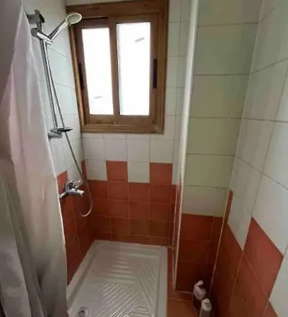 Bright One Bedroom In Area Appartamento *